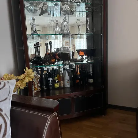 Center Apartment,new Bazaar 地拉那