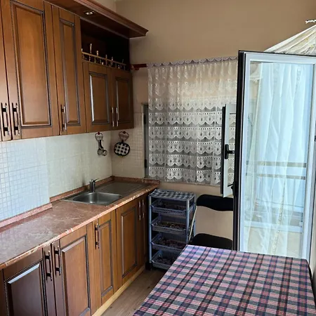 Center Apartment,new Bazaar 아파트 *